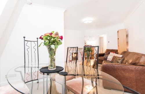 Hammersmith Apartment | Blades Court