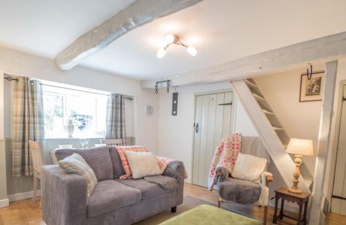 Newcastle Emlyn House | Blaenfforest Rose Cottage Newcastle Emlyn