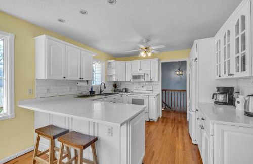 Blaine House | Blaine 5BR Haven Hot Tub, Space & Fun home