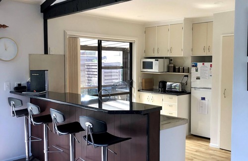 Waikanae House | Blair Holiday House, Waikanae Beach