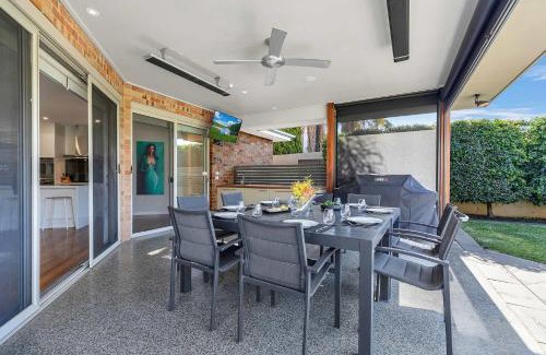 Moama House | Blair Street - Luxury Home with Pool and Theatre