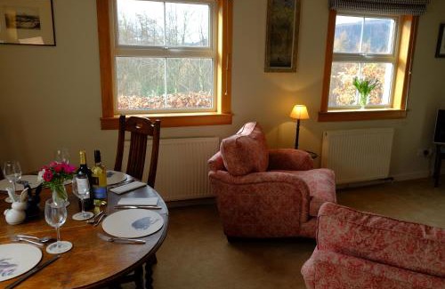 Pitlochry House | Blairchroisk Cottage