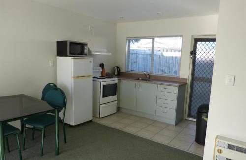 Whangamata Hotel | Blake Court Motel