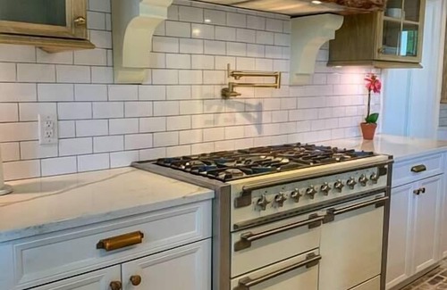 Centreville Villa | Blake House Historic Estate with Private Inn