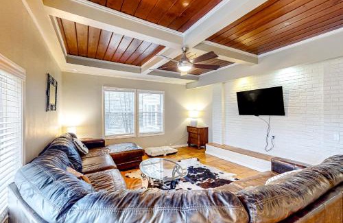 Bay Area House | Blanco's Bay