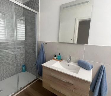 Valdepenas Apartment | Blanco y Añil Plaza