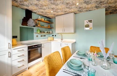 Easton Apartment | Blandford - 1 Bedroom Luxury Apartment by Mint Stays