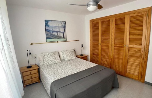 Blanes Apartment | Blanes old town: 2 blocks/2 min walk to the beach