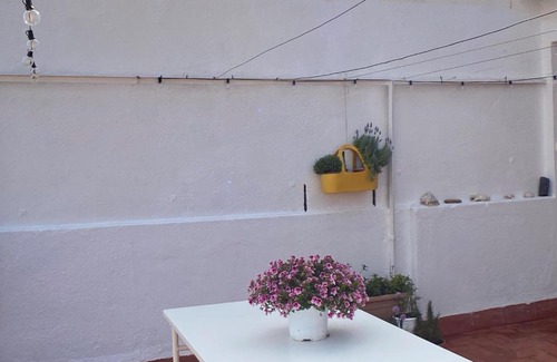 Blanes Apartment | Blanes old town: 2 blocks/2 min walk to the beach