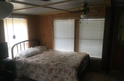 Cedar Lane Cabin | Blast-N-Cast Cabin On Caney Creek Best price In Sargent, discounts available