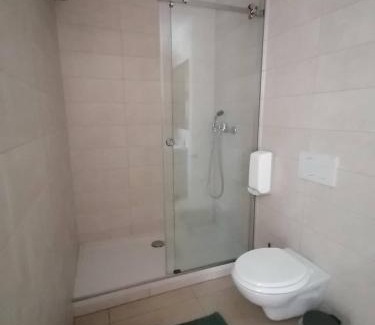 Dvor House | BLATNIKOV HRAM