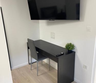 Rhein-Erft-Kreis District Apartment | Blauer Stein 07 Haus - 3 FeWo bis 25 Personen - WH08 4 SZ, 10 Betten - WH09 3 SZ, 7 Betten - WH10 2 SZ 8 Betten