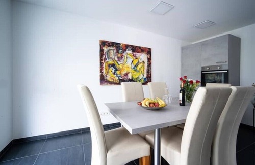 Rhein-Erft-Kreis District Apartment | Blauer Stein Apartments WH1