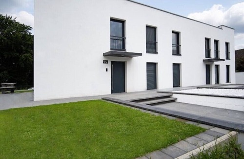 Rhein-Erft-Kreis District Apartment | Blauer Stein Apartments WH6