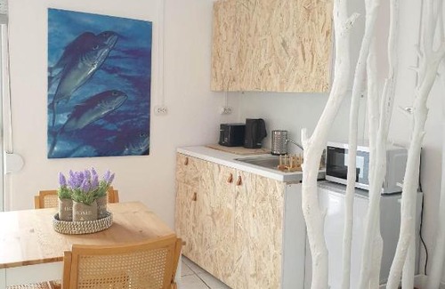 Plokamiana House | Ble 1BR Vacation Home with Private Terrace