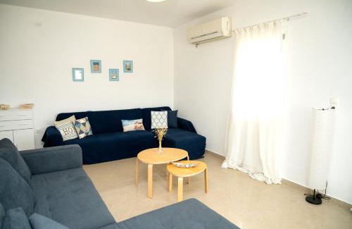Megas Gialos Apartment | Ble Elia Syros
