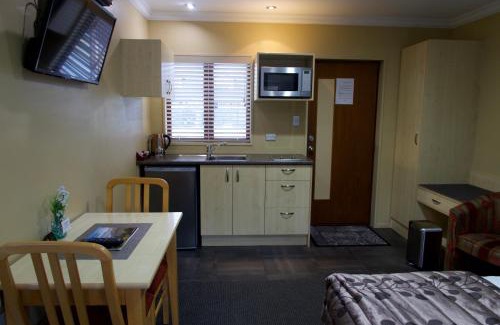 Blenheim Hotel | Blenheim Spa Motor Lodge