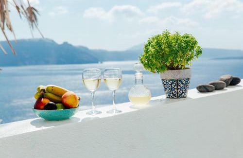Oia House | Blessed Blue Boutique Cave Suite