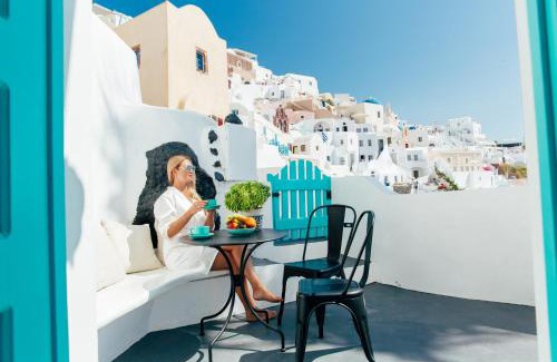 Oia House | Blessed Blue Boutique Cave Suite