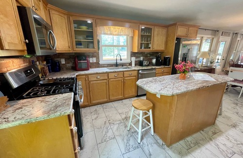 Lansing House | Blessed on the New River-River Front,Small dogs, fire pit, Central AC/Heat
