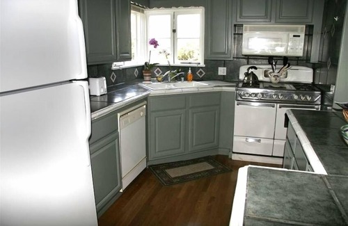 Laguna Beach Cottage | Blessing Cottage: A Vintage Cottage 2 blocks from the beach