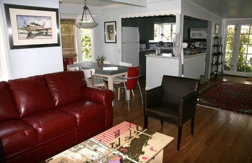Laguna Beach Cottage | Blessing Cottage: A Vintage Cottage 2 blocks from the beach
