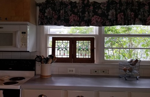 Colonial Beach House | Bleu Bayou Cottage - Waterfront Beach-Magnificent Views! Close to DC & Richmond