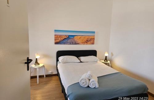 Praia de Faro House | Blife Bandaya private rooms at Faro beach
