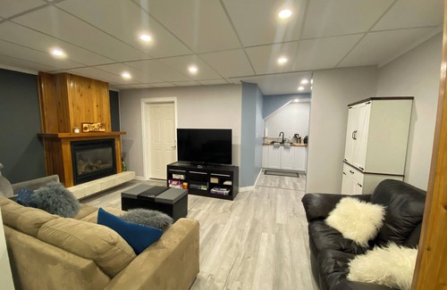 Blind Bay House | Blind Bay Chalet with lake views, privacy, sauna, hikes, golf, 5 mins to beach