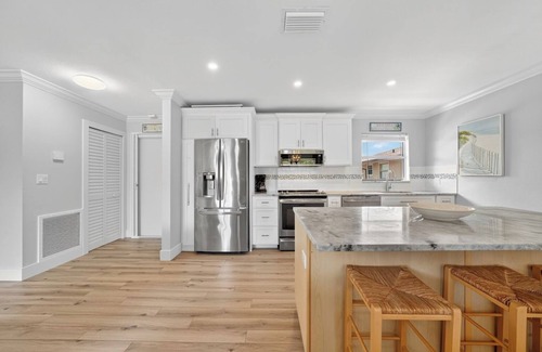 Sanibel Condo | Blind Pass A205: Renovated West End Condo by Beach