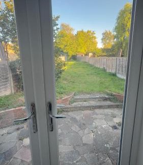 Potters Bar House | Bling Paradise