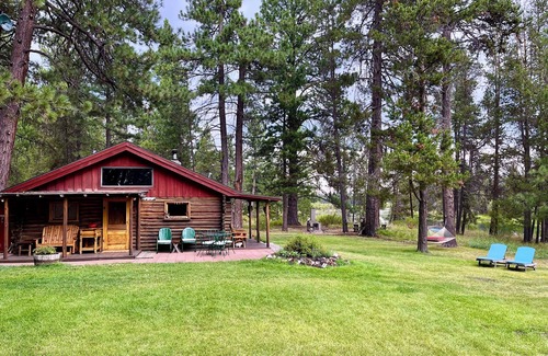 Sunriver Cabin | Blinn's Landing: Historic Riverfront Log Cabin, Dock & Mountain Views. Dogs OK!