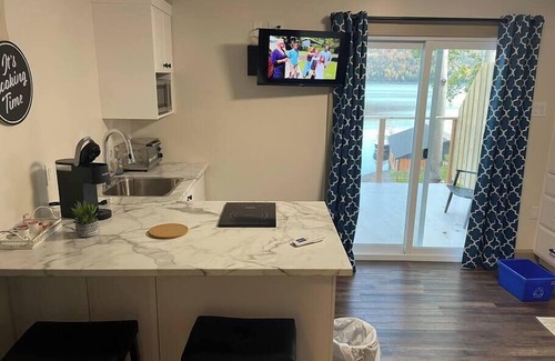 King's Point Apartment | Bliss by da Bay Deluxe suite 5