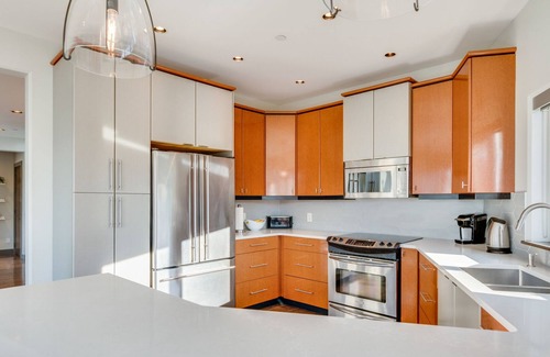 Brentwood Bay House | Bliss By the Bay