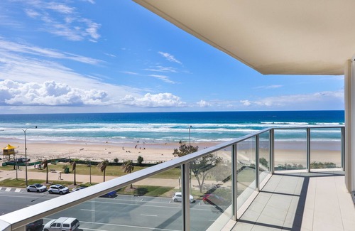 Surfers Paradise Apartment | Bliss By The Surf Luxury Family Apartment