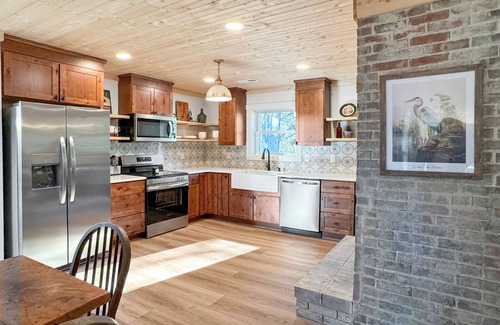 Salem Cottage | Bliss Cottage by Lake Keowee & Jocasse w/Spa & RV Pad. Midterm Rental Available