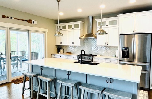 Mineral House | Bliss Lake Anna: Luxury Waterfront on the private side of Lake Anna