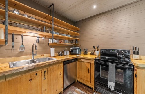 Foxfire Estates Cabin | Bliss - Mountaintop Cabin w/Steam Sauna, Minutes from Blue Ridge