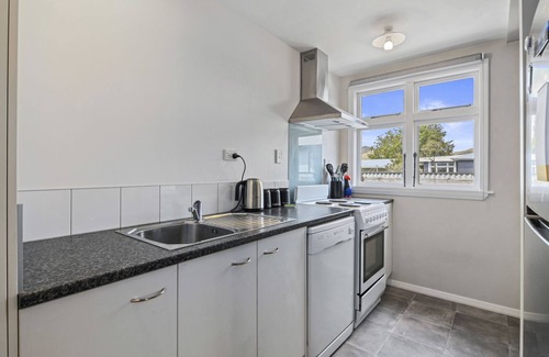 Blenheim House | Bliss on Barratt - Blenheim Holiday Home