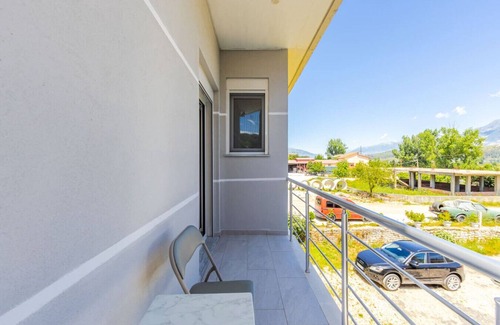 Gjirokaster Apartment | Bliss Triple Room by PikHost