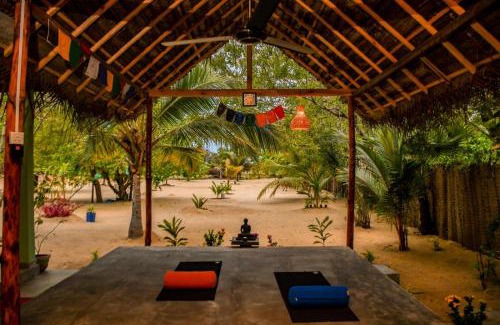 Pottuvil Villa | Bliss Yoga cottage & Shala Arugam Bay
