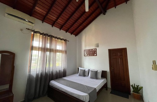 Kudapaduwa Bed & Breakfast | BlissFam Villa & Hostel