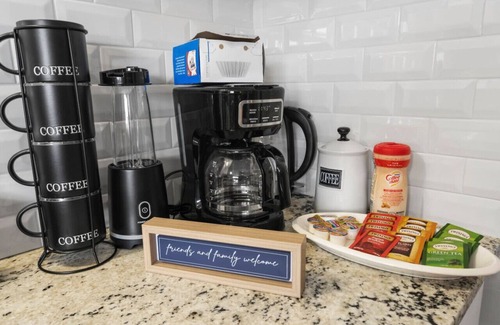 Central Arlington Apartment | Blissful 1BD:AT&T Walkable, Modern & Ground-Level!