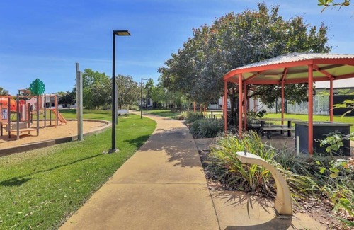 Berrimah House | Blissful 2BR Home Away From Home