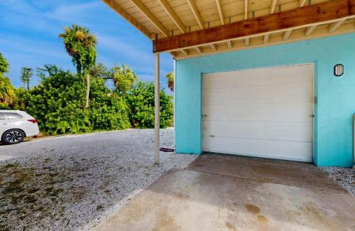 Englewood House | Blissful Beach Retreat A