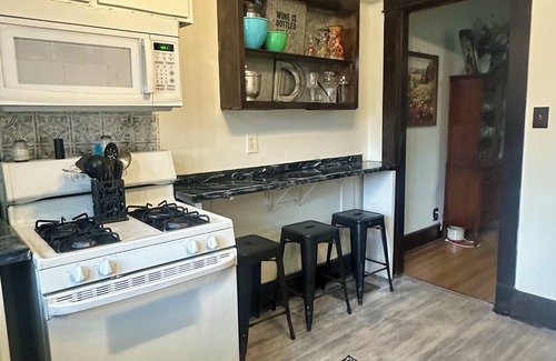 New Albany House | Blissful Bungalow on National Historic St in New Albany, 1 mile from Ohio River