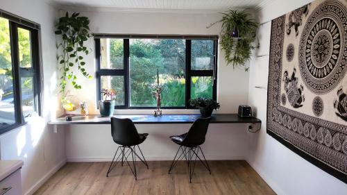 Elgin House | Blissful Country Garden King Bed Cottage
