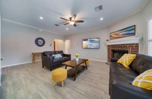 Flour Bluff House | Blissful Heated Pool Retreat