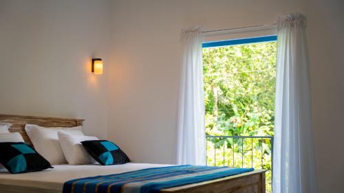 Talpe Apartment | Blissful House Walk to Thalpe Beach & Natural Pool
