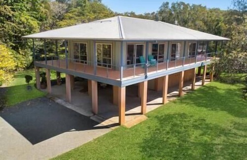 Boreen Point House | Blissful Lake Retreat